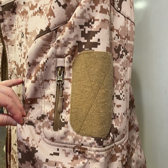 Digital camouflage jacket - Picture 4 of 16